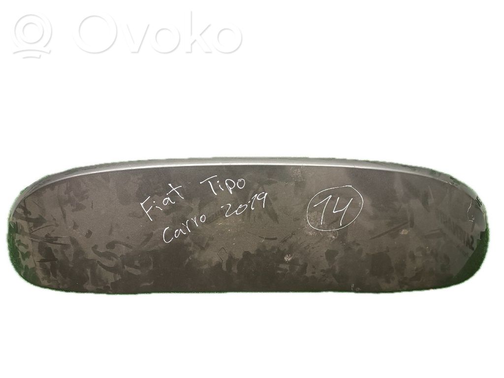 Tailgate/trunk spoiler   COM
