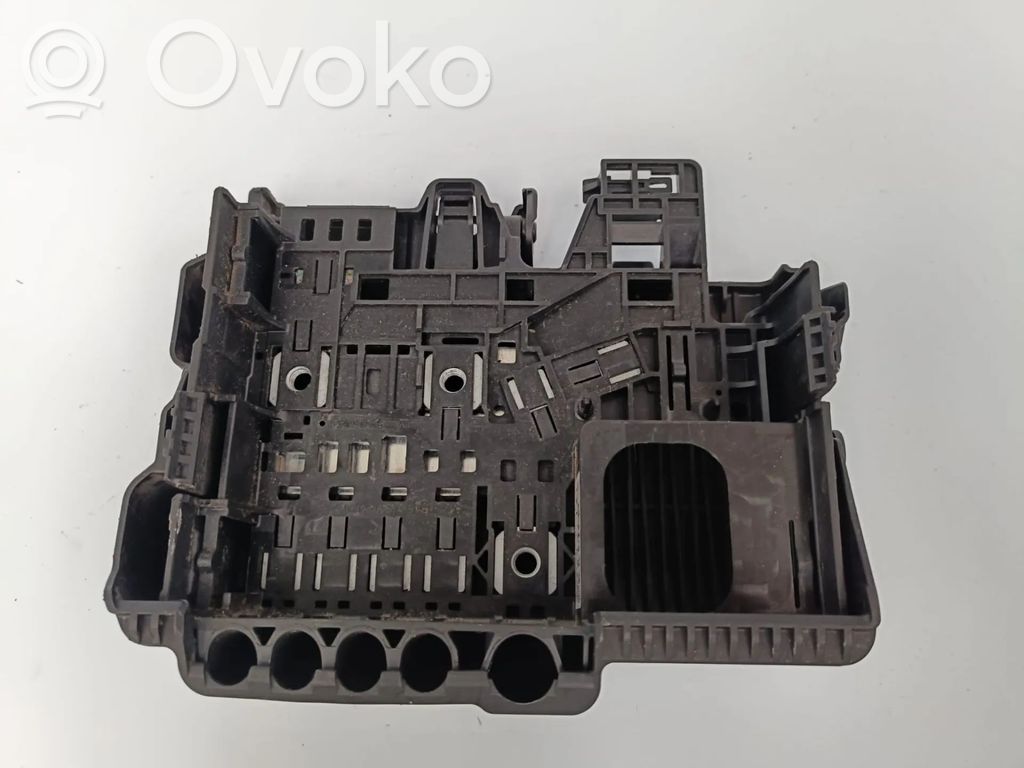 Opel Corsa E Battery relay fuse 