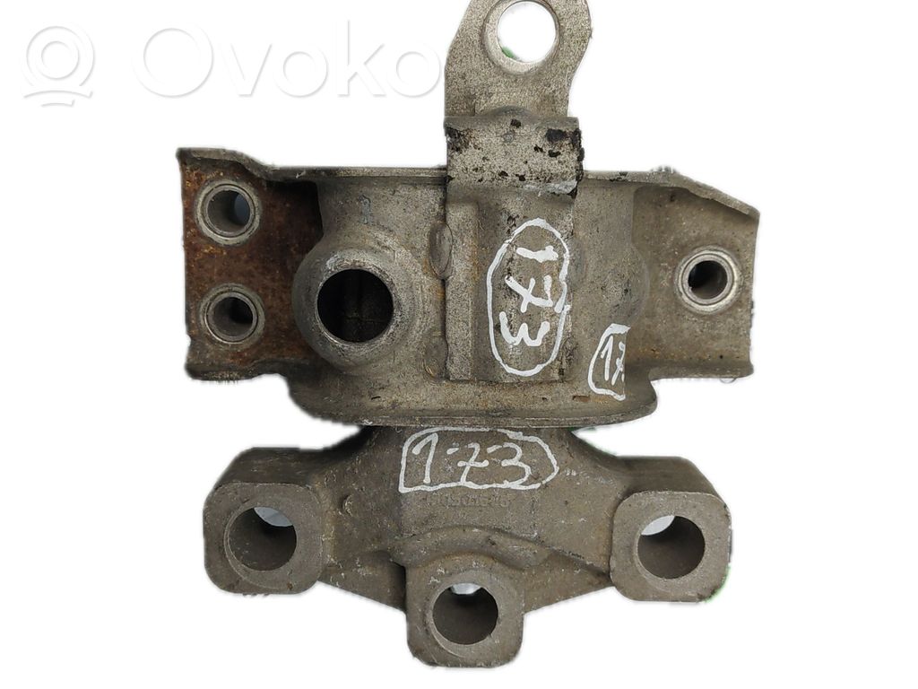Engine mount bracket   A236013