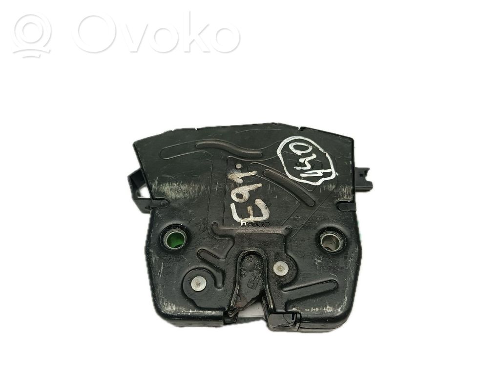 Spynelė galinio dangčio (išorėje)   986945110
