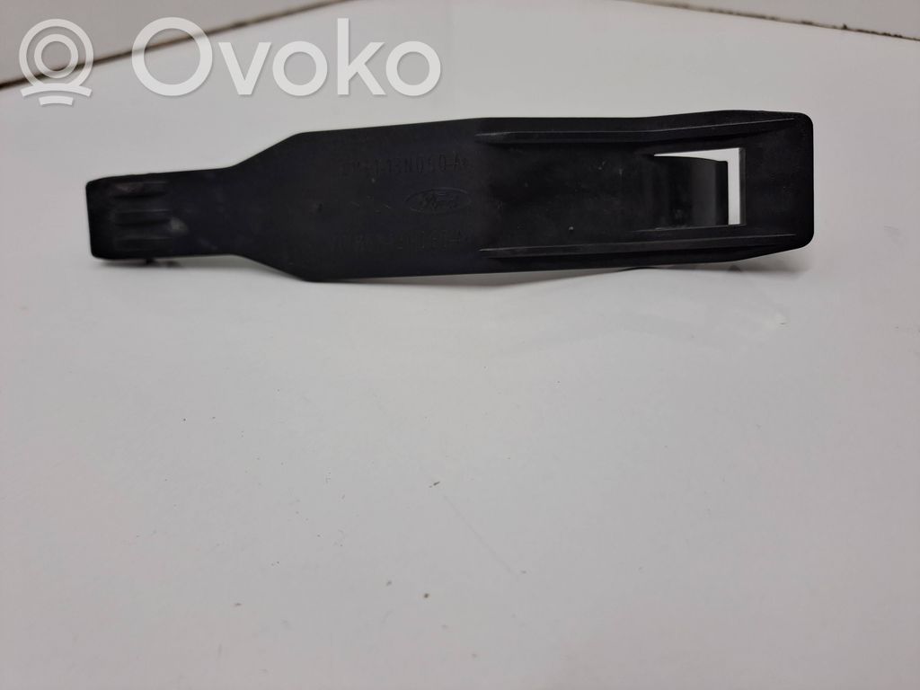 Ford Focus Headlight/headlamp mounting bracket 