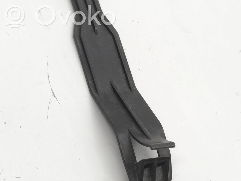 Ford Focus Headlight/headlamp mounting bracket 