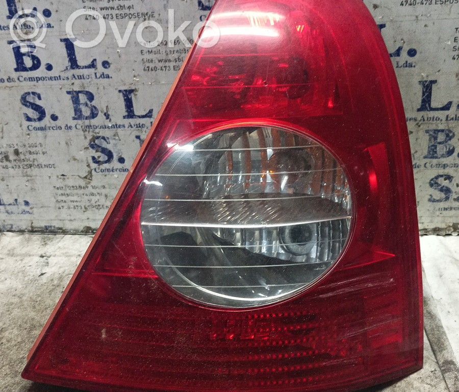 Renault Clio II Tailgate rear/tail lights 