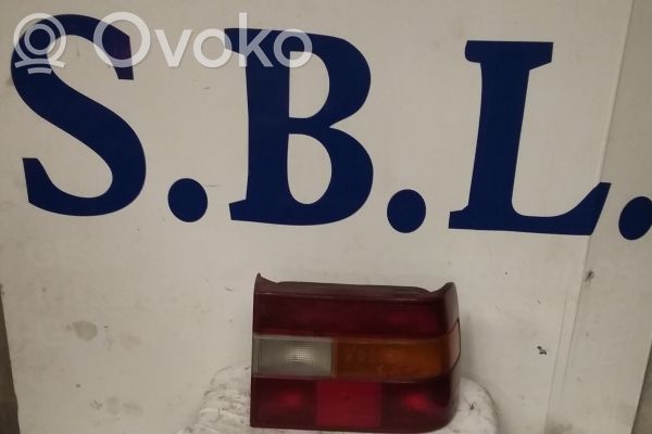 Aizmugurējais lukturis pārsegā