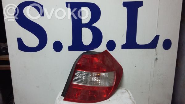 Tailgate rear/tail lights