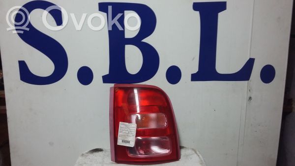 Nissan Micra Takaluukun takavalot 