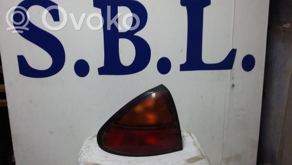 Mazda 323 Luces portón trasero/de freno 