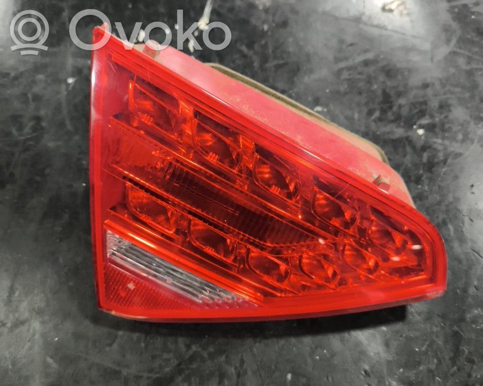 Audi A5 8T 8F Lampă spate în capacul portbagajului 