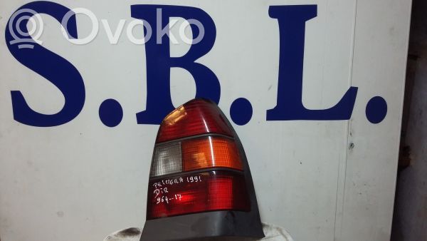 Nissan Primera Lampă spate în caroserie 