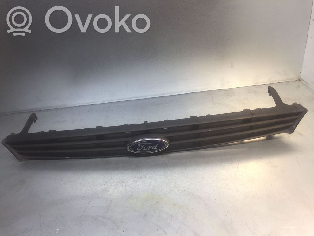 Ford Focus Front bumper upper radiator grill 