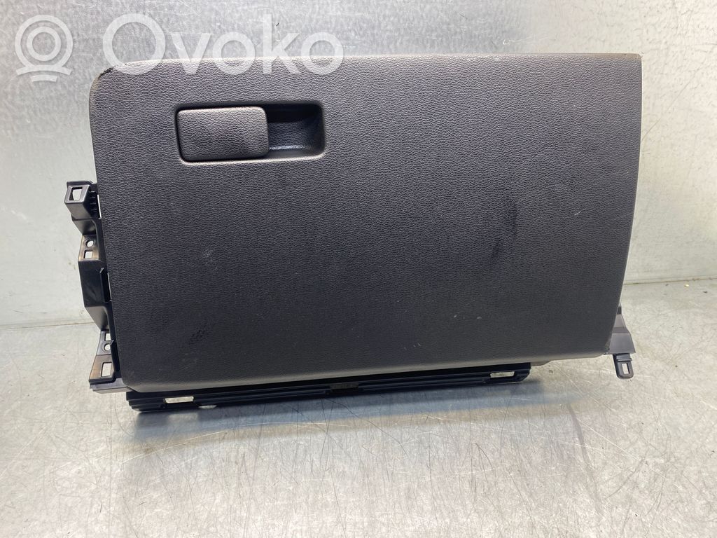 KIA Ceed Glove box 