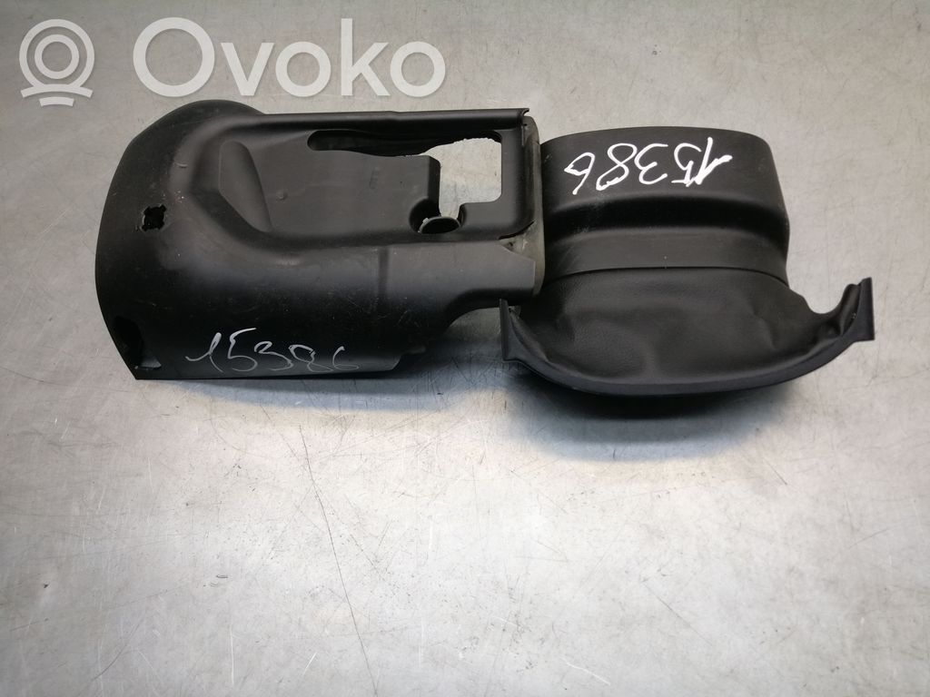 Ford Focus Vairo ašies apdaila 