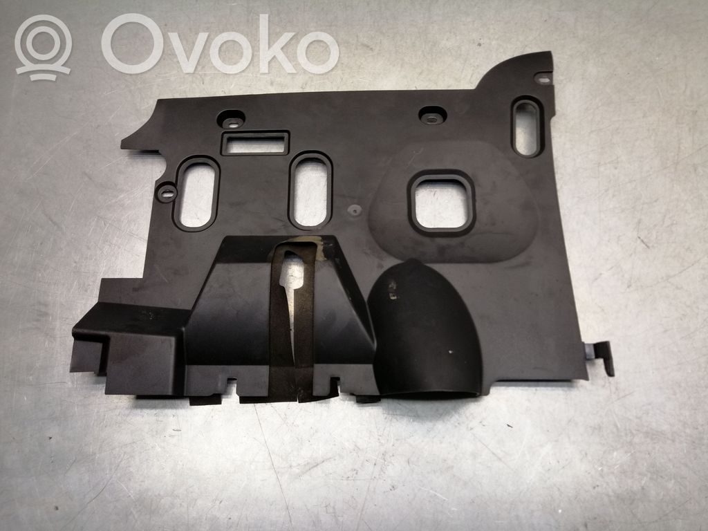 Muut kojelaudan osat   8223644,72758410