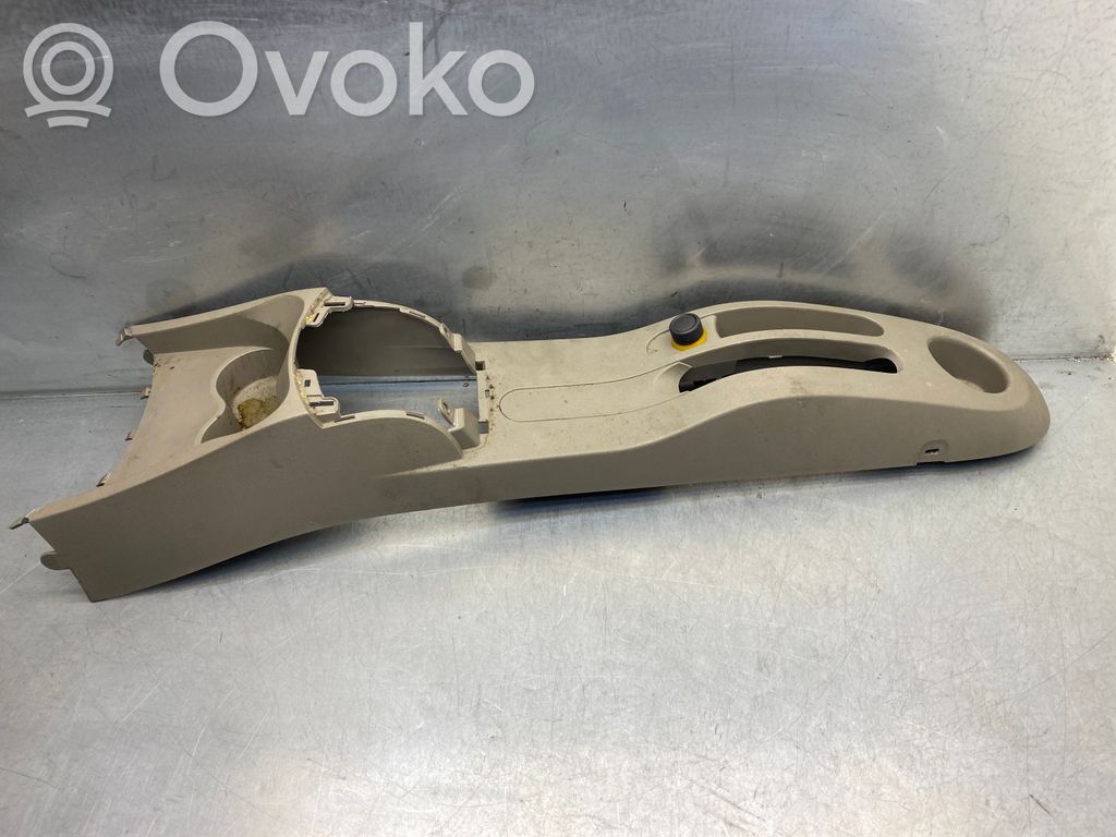Renault Clio III Center console 