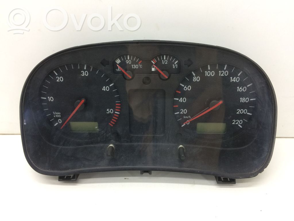 Volkswagen Bora Licznik / Prędkościomierz 