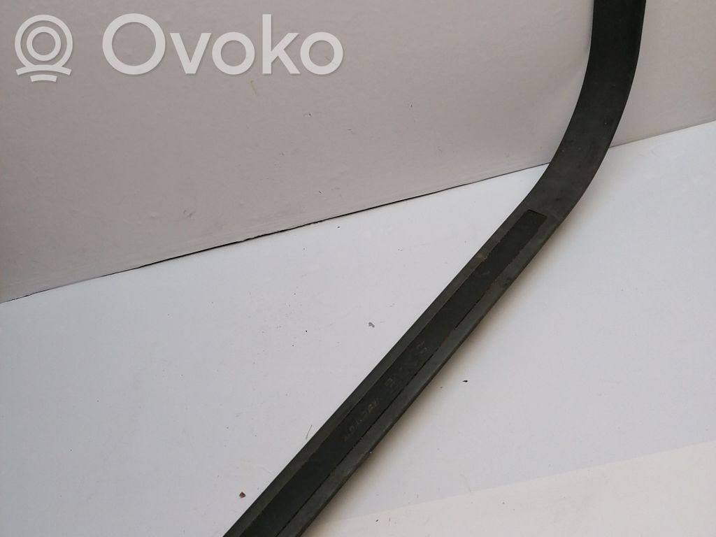 Saab 9-5 Moldura protectora del borde delantero 