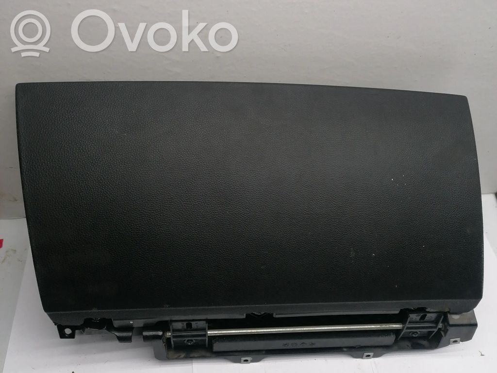 BMW 7 E65 E66 Glove box 