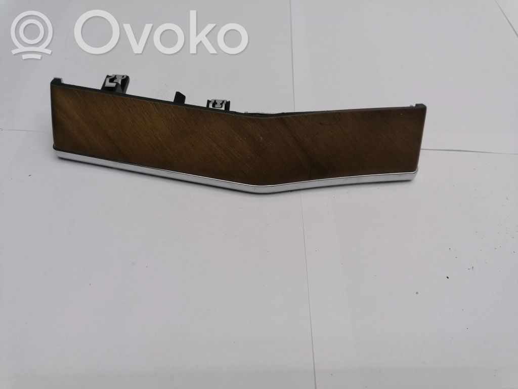Panel trim   H981J