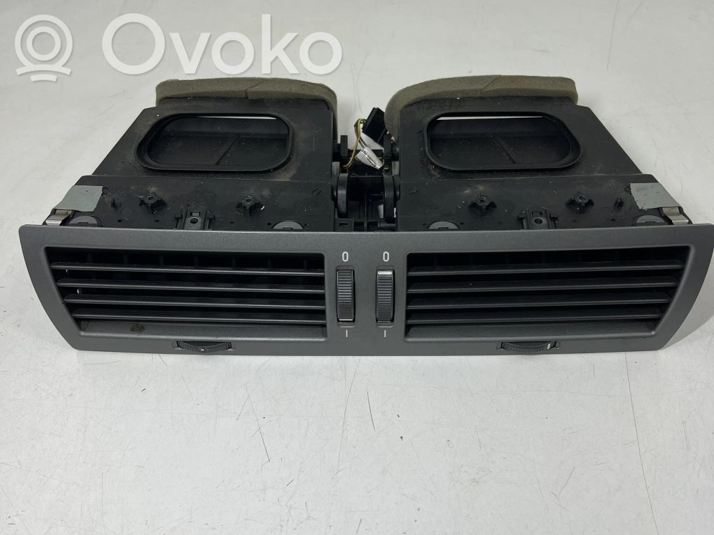 BMW 7 E65 E66 Centrinės oro grotelės 