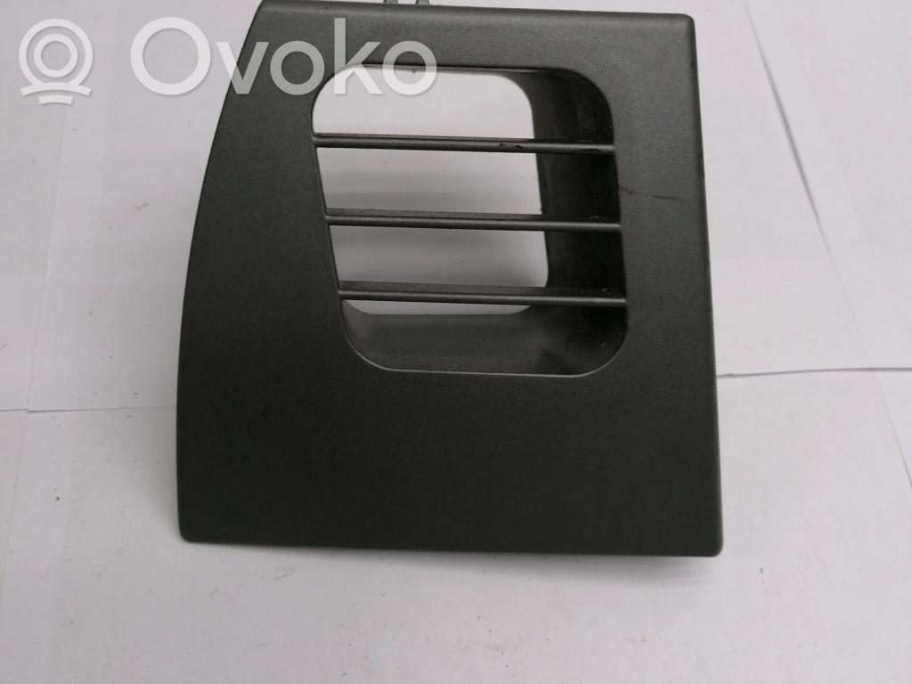 BMW 7 E65 E66 Loga gaisa režģis 