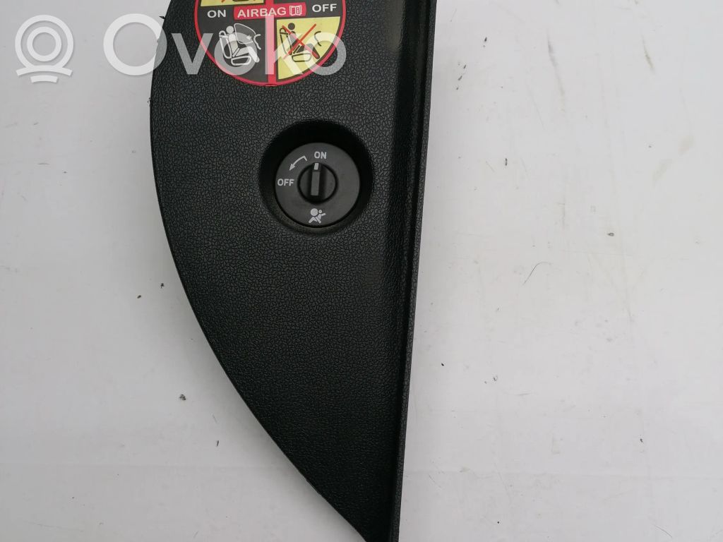 Renault Clio III Dashboard side end trim 