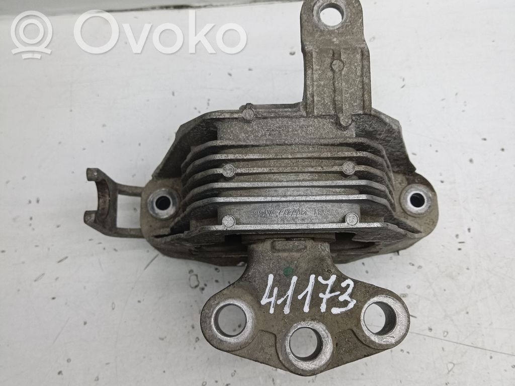 Opel Astra J Engine mount bracket 