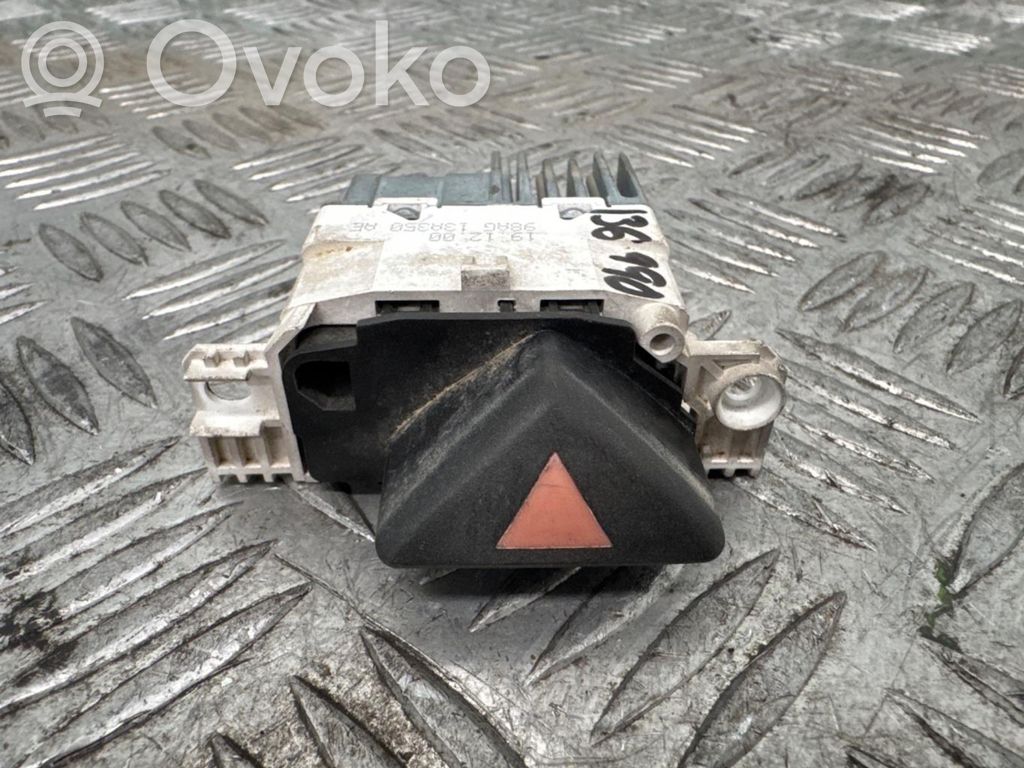 Botón interruptor de luz de peligro   98AG13A350AE