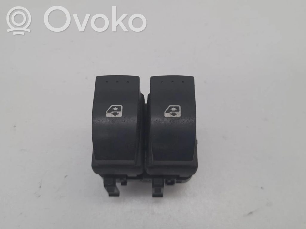 Renault Megane II Electric window control switch 