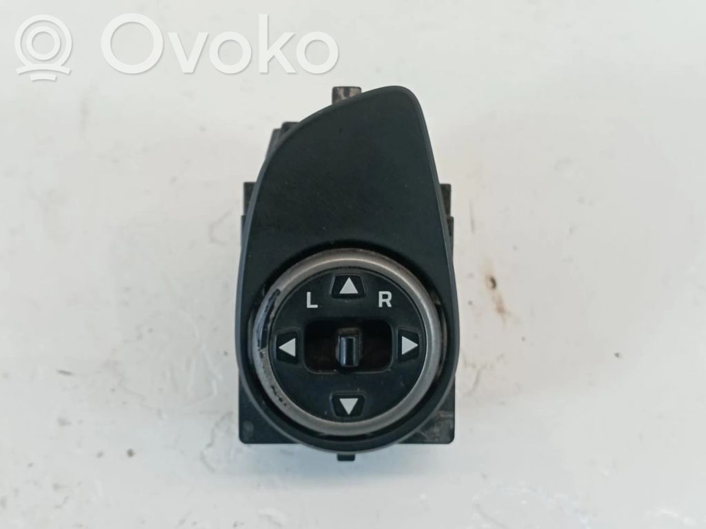 Hyundai i20 Active Interruptor del espejo lateral 