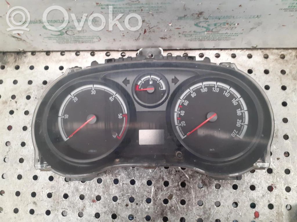 Opel Corsa E Спидометр (приборный щиток) 