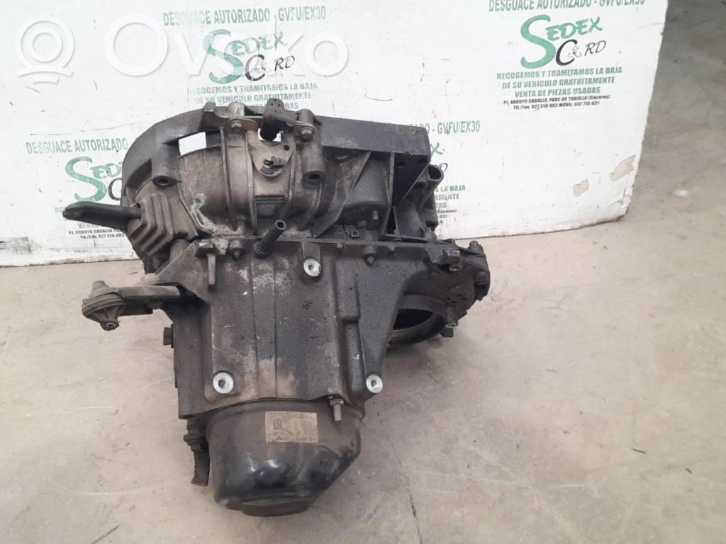 Renault Clio II Manual 5 speed gearbox 
