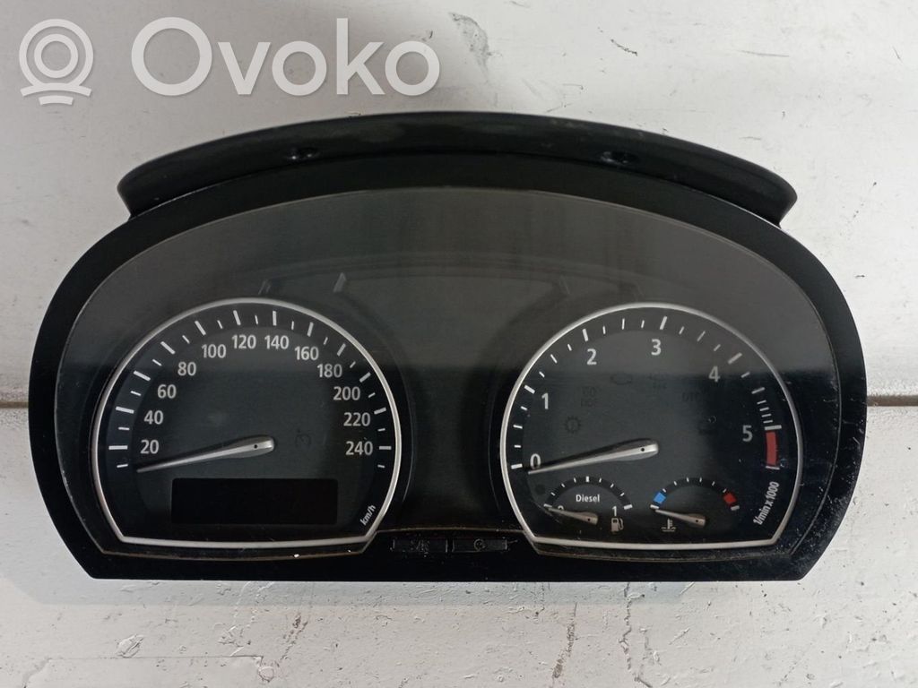 Speedometer (instrument cluster)   102464122