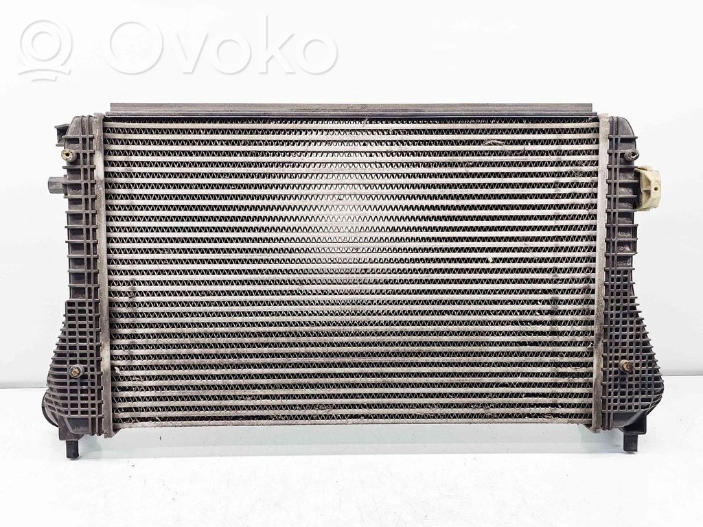 Volkswagen Golf VI Interkūlerio radiatorius 