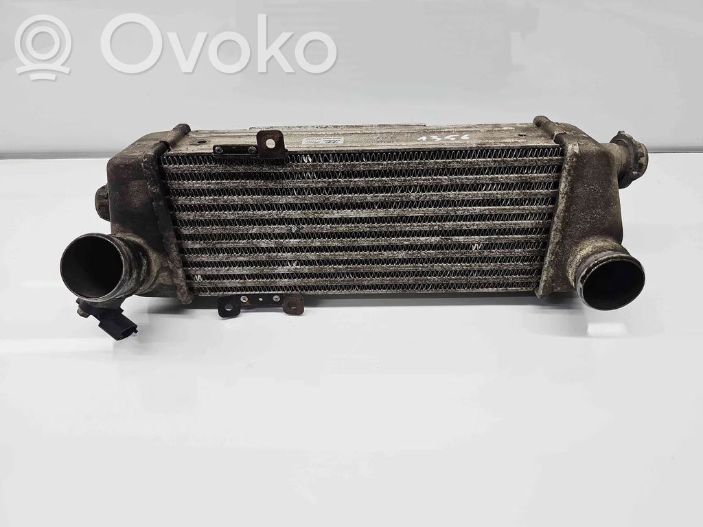 Hyundai i30 Interkūlerio radiatorius 