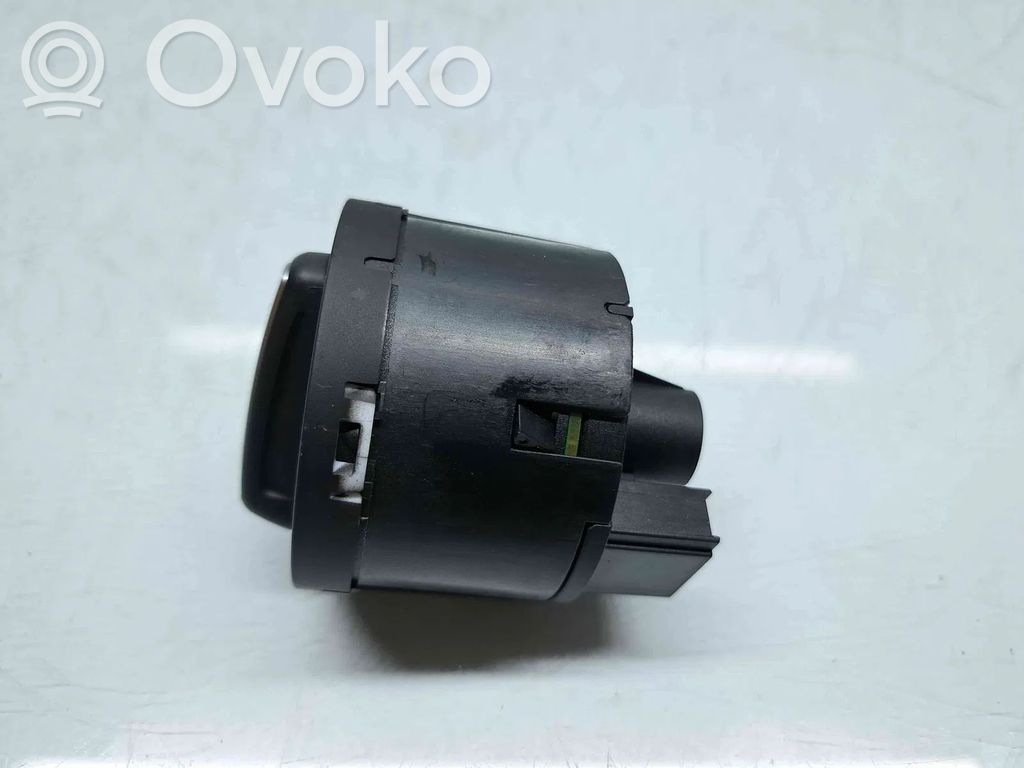 Volkswagen Golf VII Light switch 