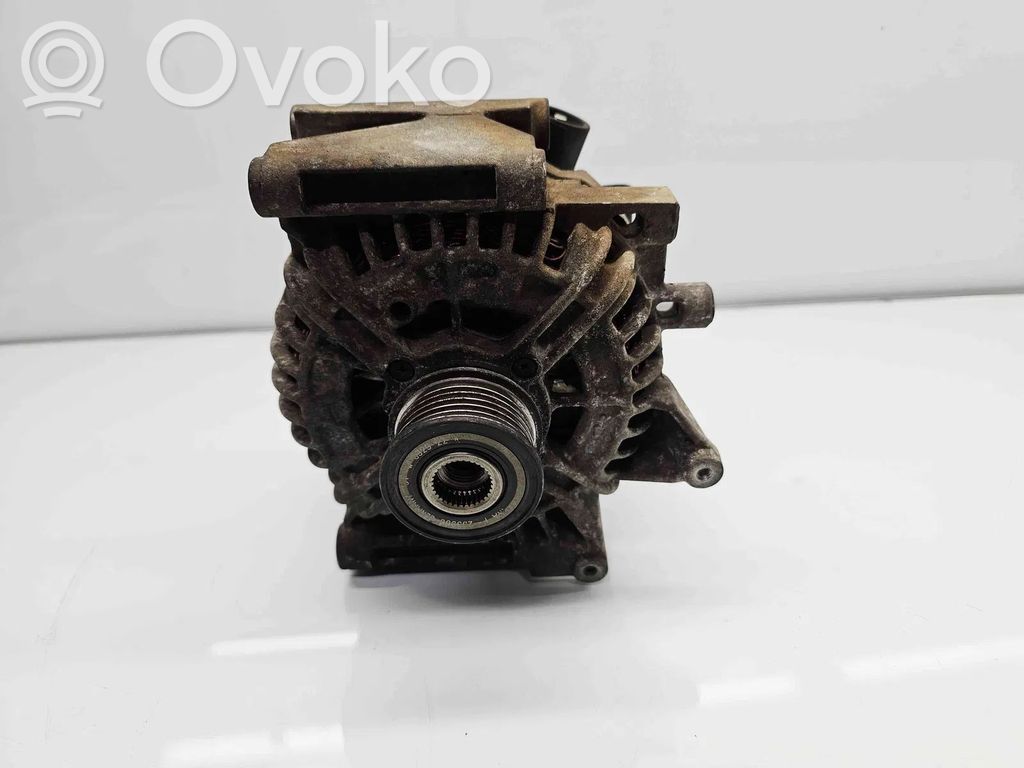 Mercedes-Benz C W203 Alternador 