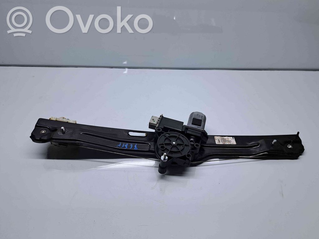 Fiat 500L Front door manual window regulator 