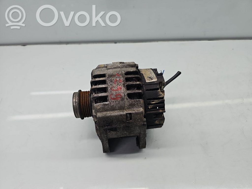 Volkswagen PASSAT B5.5 Alternador 
