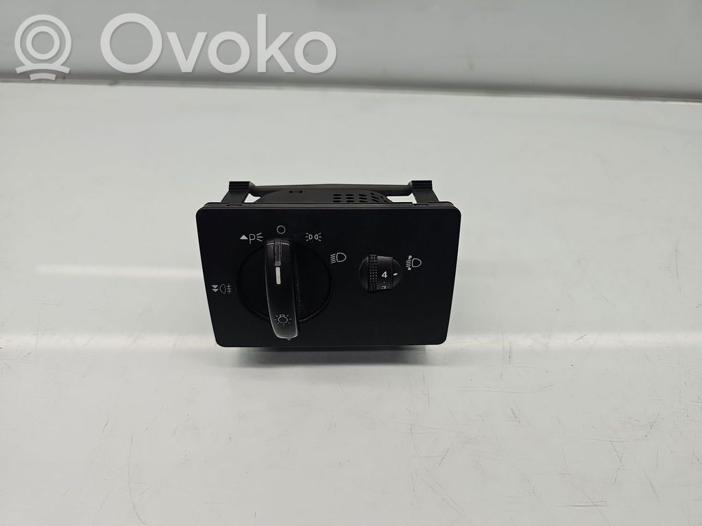 Interruptor de luz   4M5T13A024LA