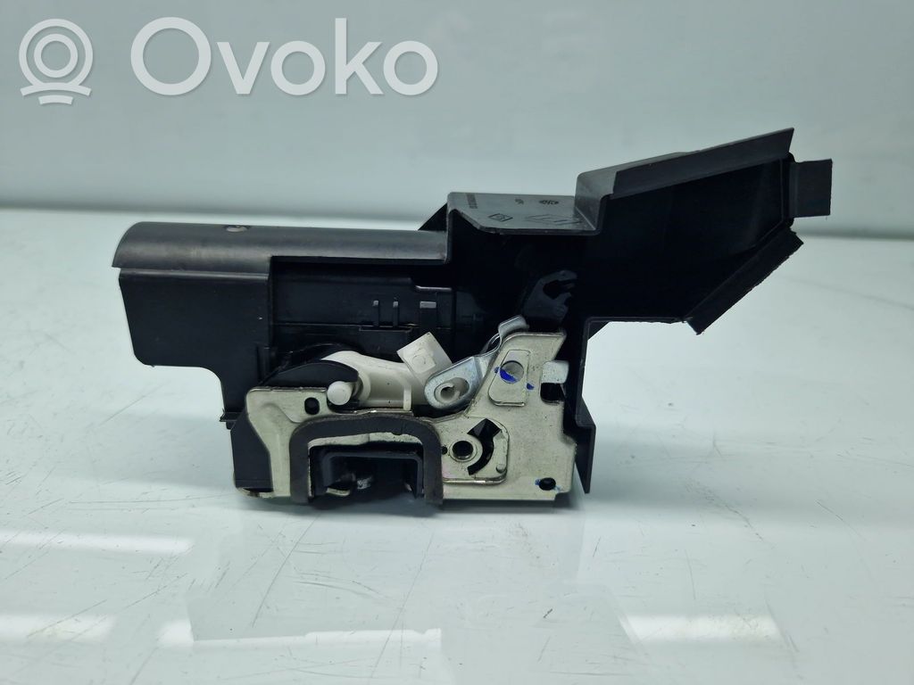 Dacia Duster Front door lock (next to the handle) 