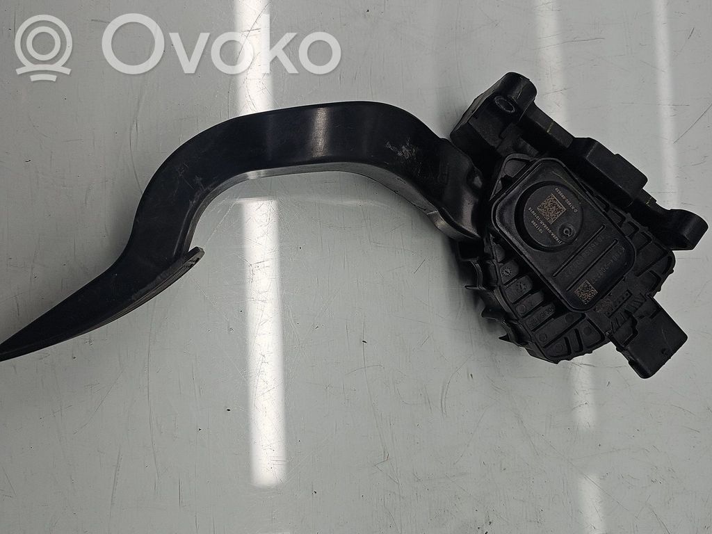 Accelerator throttle pedal   1011298