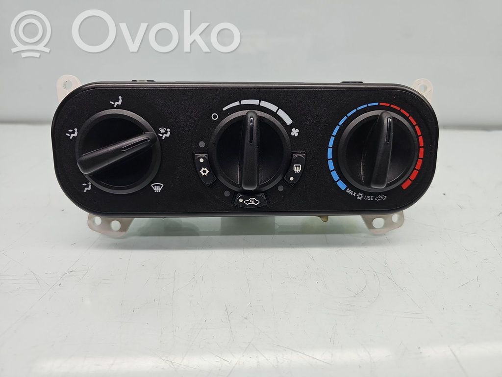 Jeep Patriot Climate control unit 