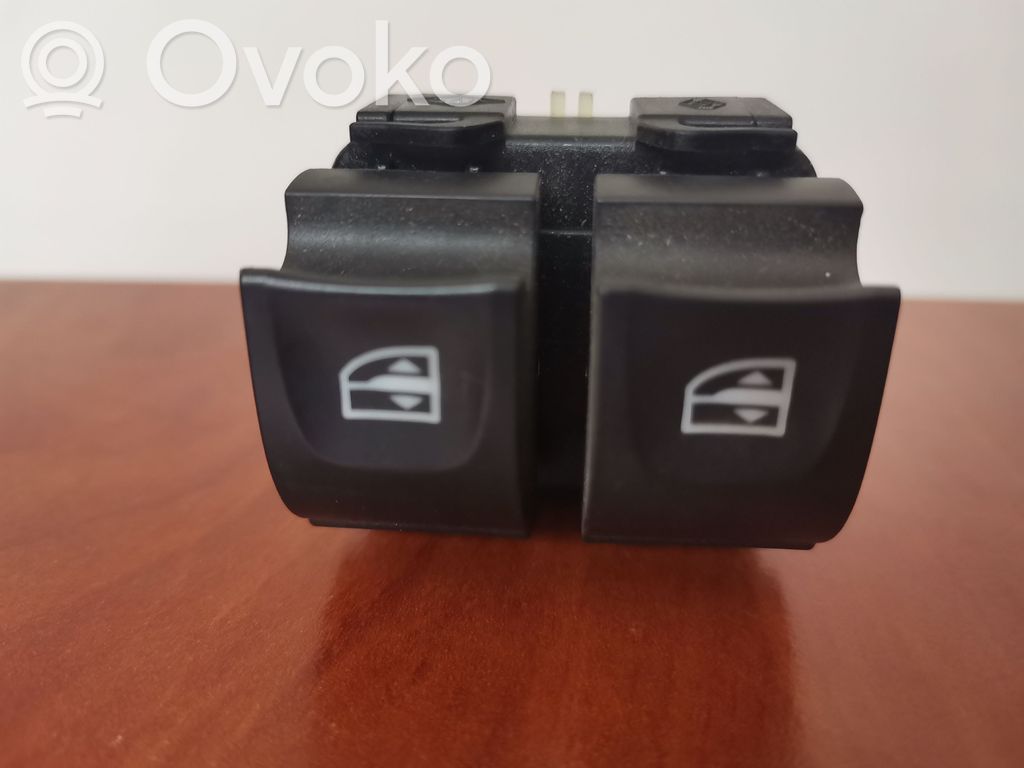 Renault Trafic III (X82) Electric window control switch 