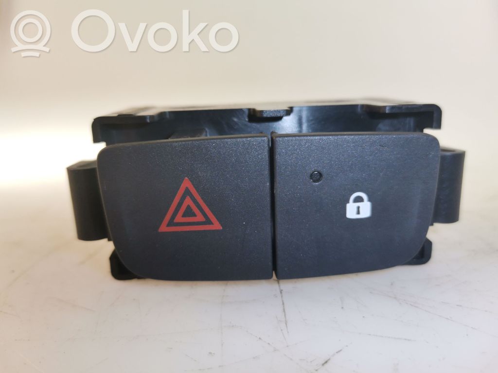 Opel Vivaro Hazard light switch 