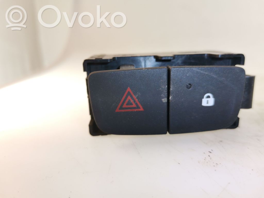 Renault Trafic III (X82) Hazard light switch 