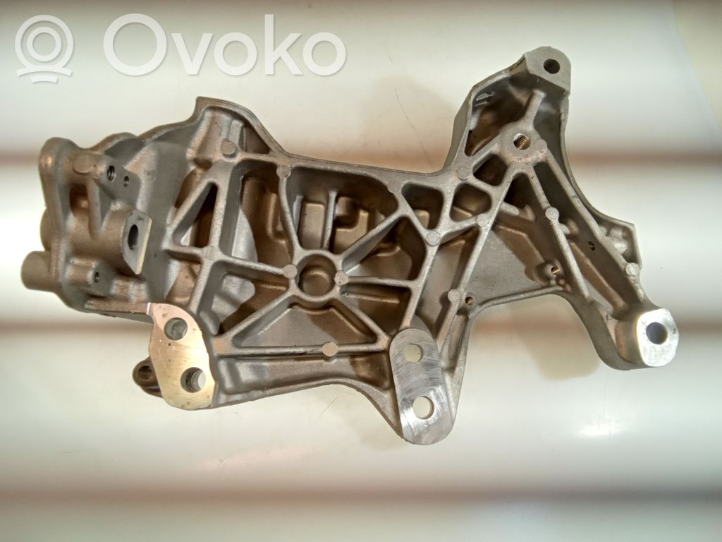 Renault Trafic III (X82) Engine mounting bracket 