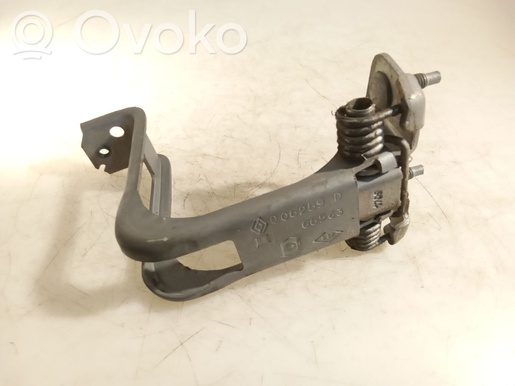Opel Vivaro Lastausoven pidätin 