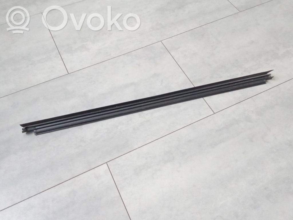 Mercedes-Benz E W213 Galinių durų sandarinimo guma 