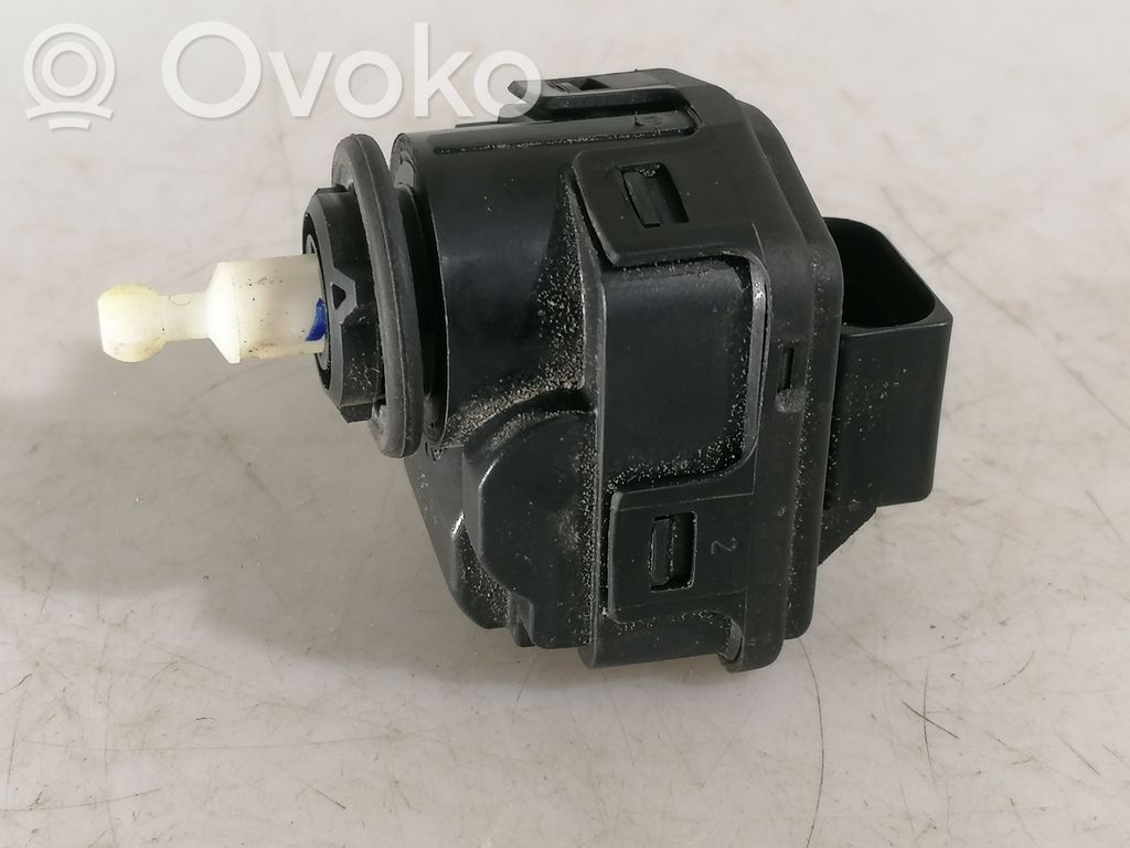 Audi A6 S6 C5 4B Headlight level adjustment motor 