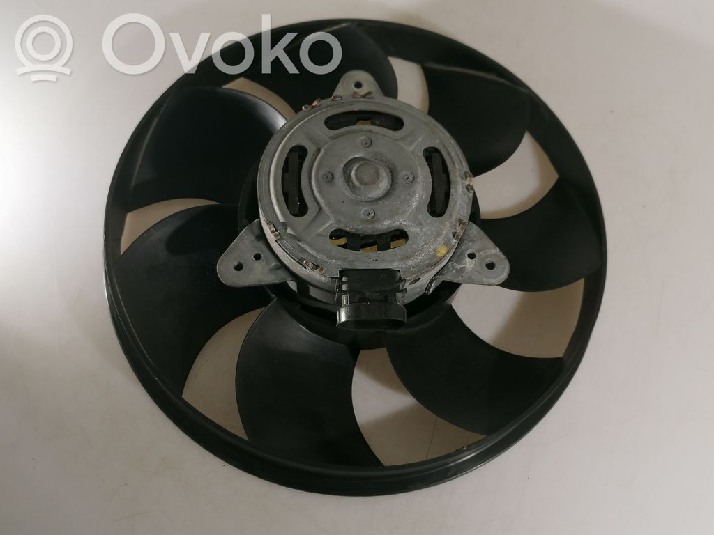 Renault Master III Elektrisks radiatoru ventilators 